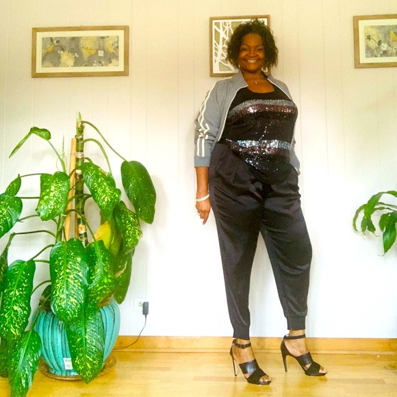 ✨Abercrombie & Fitch✨Gray “Muscle” Varsity Jacket W/Cream Striped Sleeves - Picture 6 of 7